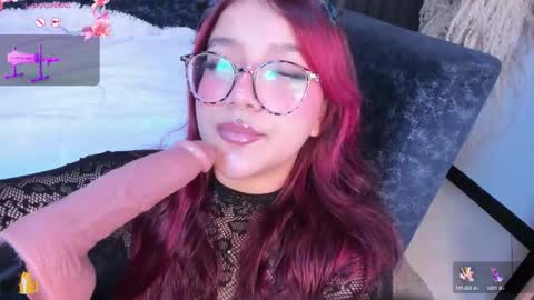 Snapshot of sally_white_ chatting on 09-27-25, 12:04 Sally White online show from 09-27-25, 12:04