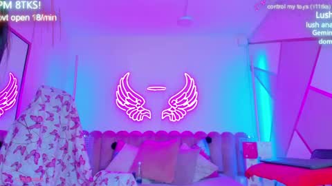 miss Sally online every night from 1am to 8am  Colombia time online show from 04-18-26, 01:26