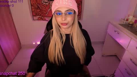 Snapshot of sallymaddoxx chatting on 05-04-26, 11:45 sallymaddoxx online show from 05-04-26, 11:45