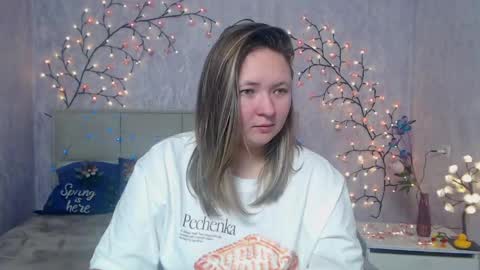 Snapshot of sallyverda chatting on 04-19-26, 05:40 Sally online show from 04-19-26, 05:40
