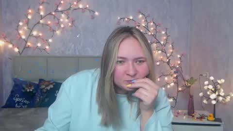 Snapshot of sallyverda chatting on 04-30-26, 06:47 Sally online show from 04-30-26, 06:47