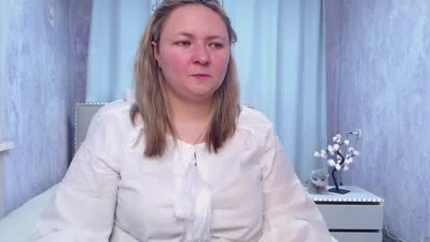 Snapshot of sallyverda chatting on 05-21-26, 05:31 Sally online show from 05-21-26, 05:31