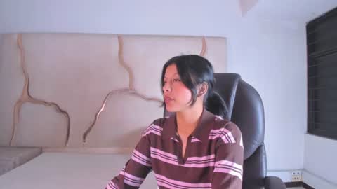 salmaportman_ online show from 07-09-26, 01:53