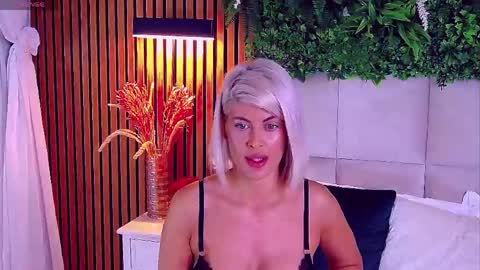 SalmaRoze online show from 04-24-26, 05:10