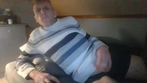 Snapshot of salmo6 chatting on 12-14-25, 11:59 salmo6 online show from 12-14-25, 11:59