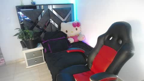 Snapshot of salo_hot01 chatting on 02-21-25, 03:23 SALO HOT online show from 02-21-25, 03:23