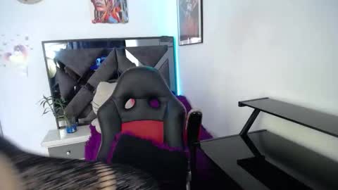 Snapshot of salo_hot01 chatting on 11-20-25, 05:45 SALO HOT online show from 11-20-25, 05:45