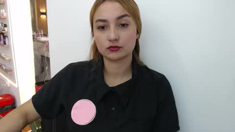 Snapshot of salome__lopez_ chatting on 11-06-25, 02:29 SALOME online show from 11-06-25, 02:29