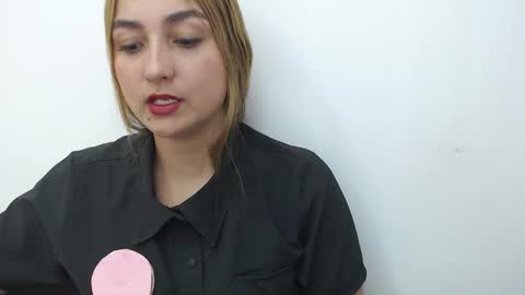 Snapshot of salome__lopez_ chatting on 11-11-25, 07:14 SALOME online show from 11-11-25, 07:14