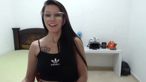 Snapshot of salome_sweet4_ chatting on 01-31-25, 11:35 salome online show from 01-31-25, 11:35