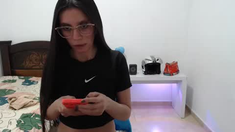 Snapshot of salome_sweet4_ chatting on 02-25-25, 07:58 salome online show from 02-25-25, 07:58