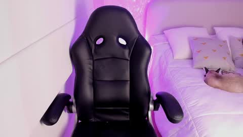 Snapshot of salomee_11 chatting on 01-19-25, 04:01 salo online show from 01-19-25, 04:01