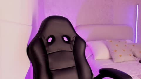 Snapshot of salomee_11 chatting on 02-02-25, 05:10 salo online show from 02-02-25, 05:10