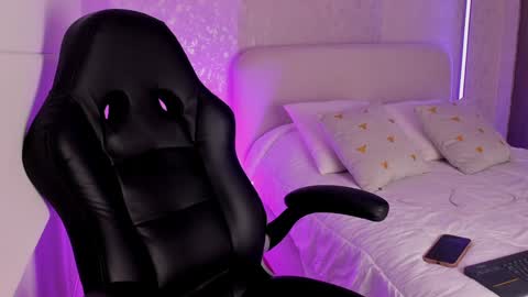 Snapshot of salomee_11 chatting on 02-04-25, 03:00 salo online show from 02-04-25, 03:00