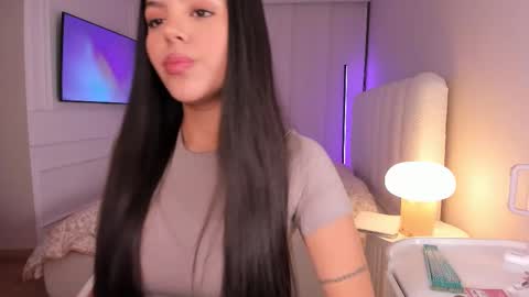 Snapshot of salomee_11 chatting on 10-30-25, 01:29 salo online show from 10-30-25, 01:29