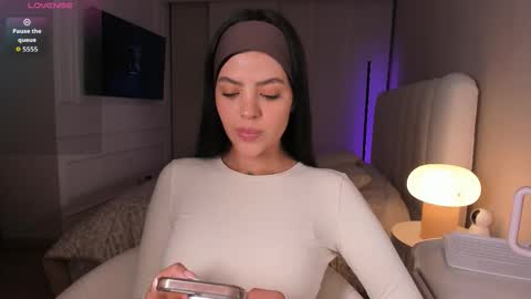 Snapshot of salomee_11 chatting on 11-10-25, 10:42 salo online show from 11-10-25, 10:42