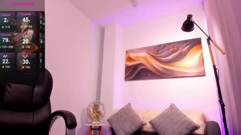 Snapshot of salomee_foxx_ chatting on 11-29-25, 09:18 Salome online show from 11-29-25, 09:18