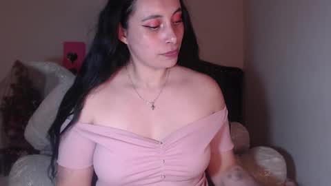 Snapshot of salomefox2 chatting on 02-10-25, 04:19 yenny online show from 02-10-25, 04:19