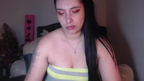 Snapshot of salomefox2 chatting on 03-04-25, 04:17 yenny online show from 03-04-25, 04:17