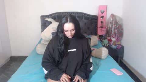 Snapshot of salomefox2 chatting on 10-05-25, 03:16 yenny online show from 10-05-25, 03:16