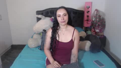 Snapshot of salomefox2 chatting on 10-15-25, 03:28 yenny online show from 10-15-25, 03:28