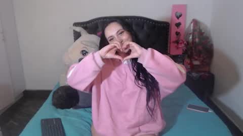 Snapshot of salomefox2 chatting on 11-05-25, 03:17 yenny online show from 11-05-25, 03:17