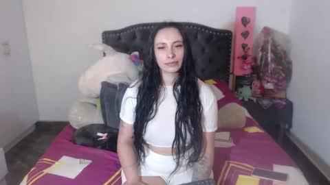 Snapshot of salomefox2 chatting on 11-17-25, 03:56 yenny online show from 11-17-25, 03:56