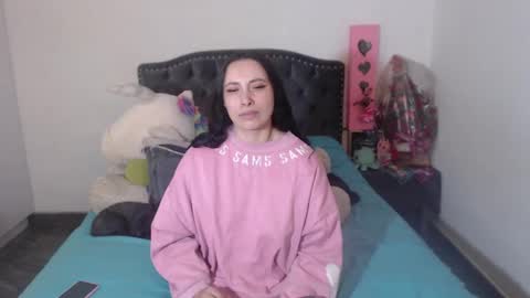 Snapshot of salomefox2 chatting on 11-24-25, 04:12 yenny online show from 11-24-25, 04:12