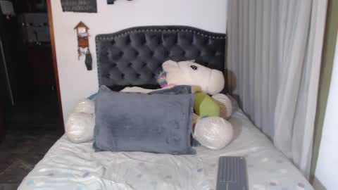 yenny online show from 04-03-26, 03:15