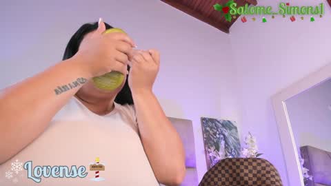 Snapshot of salomesimos1 chatting on 12-31-24, 01:30 Salome online show from 12-31-24, 01:30