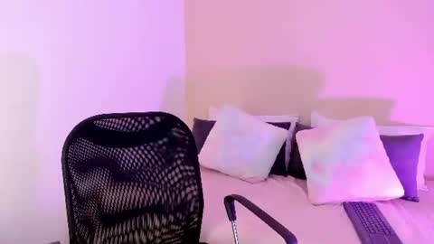 Snapshot of salomesimos1 chatting on 06-19-26, 11:08 Salome online show from 06-19-26, 11:08