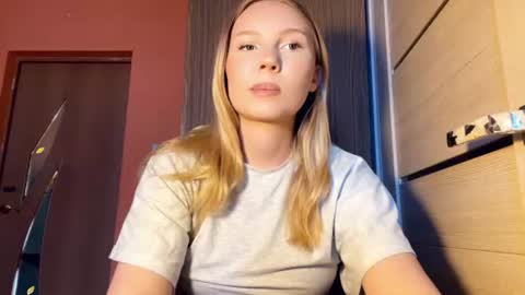 Snapshot of salomewiede chatting on 06-23-26, 12:25 Aria 3 online show from 06-23-26, 12:25