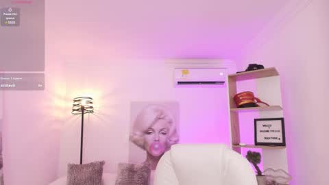 Snapshot of saloomee__ chatting on 02-06-25, 02:04 SALOME online show from 02-06-25, 02:04