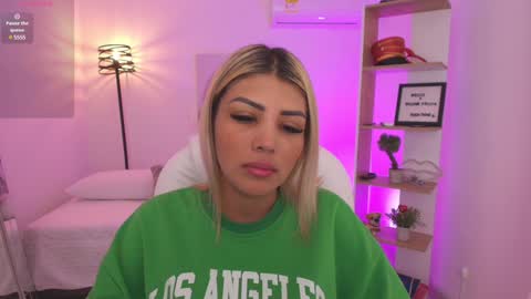 Snapshot of saloomee__ chatting on 02-08-25, 11:01 SALOME online show from 02-08-25, 11:01