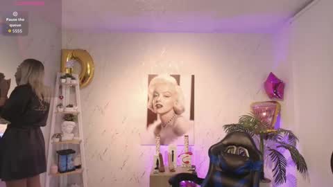 Snapshot of saloomee__ chatting on 09-12-25, 09:09 SALOME online show from 09-12-25, 09:09