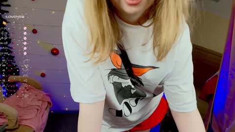 Snapshot of salut_love chatting on 12-26-24, 04:47 Ruby online show from 12-26-24, 04:47