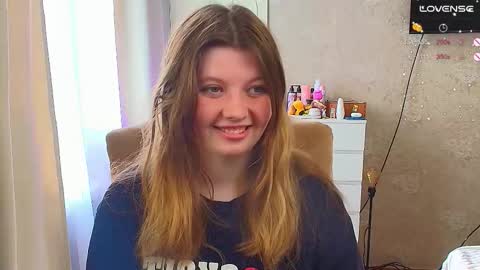 Snapshot of salut_love chatting on 09-21-25, 12:29 Ruby online show from 09-21-25, 12:29