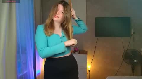 Snapshot of salut_love chatting on 11-29-25, 10:29 Ruby online show from 11-29-25, 10:29