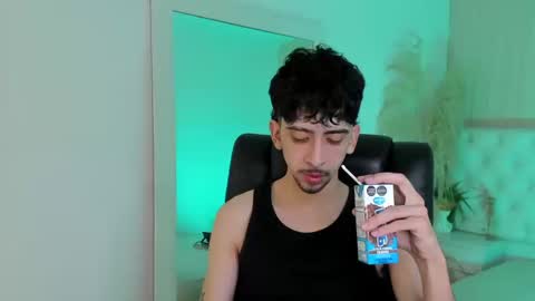 salvatore  online show from 09-25-25, 08:23