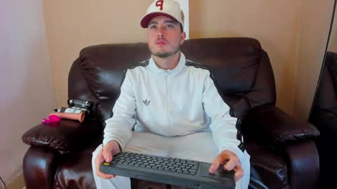 Snapshot of salvattore_muller chatting on 04-21-26, 12:34 Salvatore online show from 04-21-26, 12:34