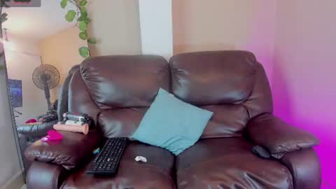 Snapshot of salvattore_muller chatting on 07-10-26, 12:15 Salvatore online show from 07-10-26, 12:15