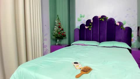 Snapshot of sam_naughty18 chatting on 12-17-24, 10:34 sam_naughty18 online show from 12-17-24, 10:34