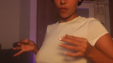 Snapshot of sam_robert17 chatting on 09-24-25, 01:36 Samantha Roberts online show from 09-24-25, 01:36