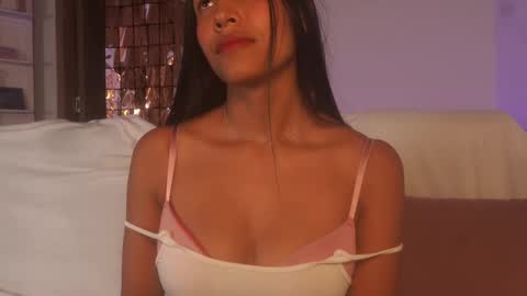 Snapshot of sam_robert17 chatting on 10-20-25, 02:17 Samantha Roberts online show from 10-20-25, 02:17