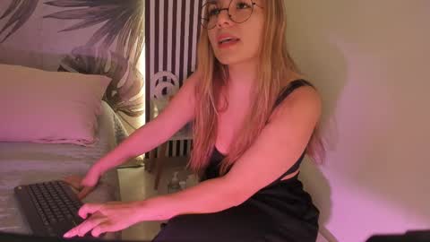 Samaantha  online show from 02-11-26, 11:37