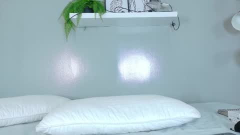   online show from 12-19-25, 12:01