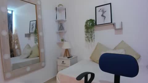 Snapshot of samanta_monroe4 chatting on 09-29-25, 06:02 samanta online show from 09-29-25, 06:02