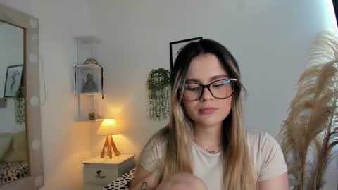 Snapshot of samanta_monroe4 chatting on 10-10-25, 06:07 samanta online show from 10-10-25, 06:07