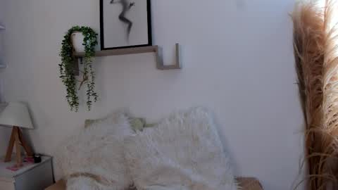 Snapshot of samanta_monroe4 chatting on 11-18-25, 07:18 samanta online show from 11-18-25, 07:18