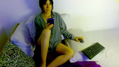 Snapshot of samanta_r_ chatting on 07-11-26, 05:59 Samanta online show from 07-11-26, 05:59
